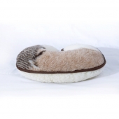Декоративная подушка "Рогалик" (меринос белый / заплатка)